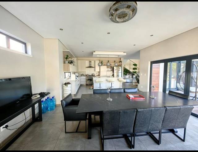 5 BEDROOM HOUSE FOR SALE IN MIDSTREAM RIDGE